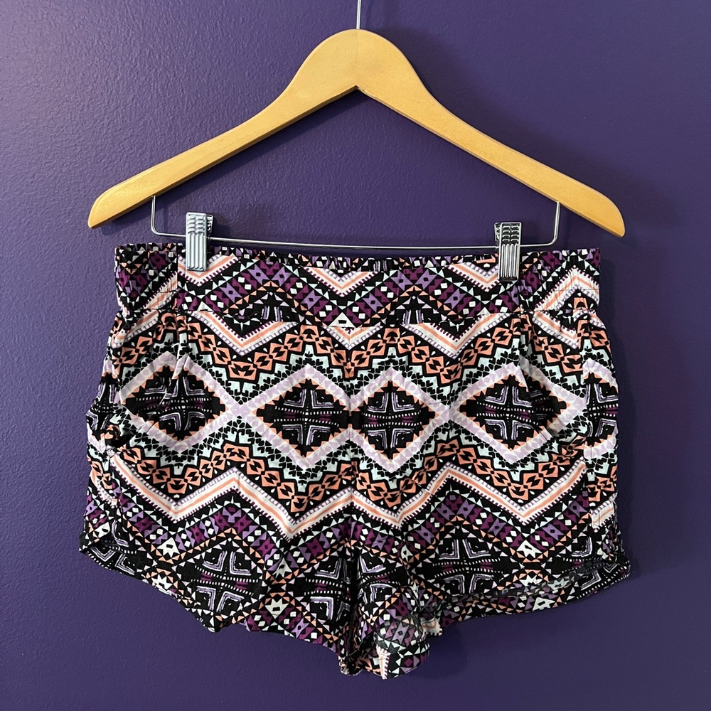 Express Graphic Print Casual Shorts, Medium
